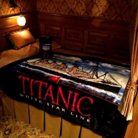 White Star Line RMS Titanic 50" x60" Coral Fleece Throw Blanket - Picture 1 of 5